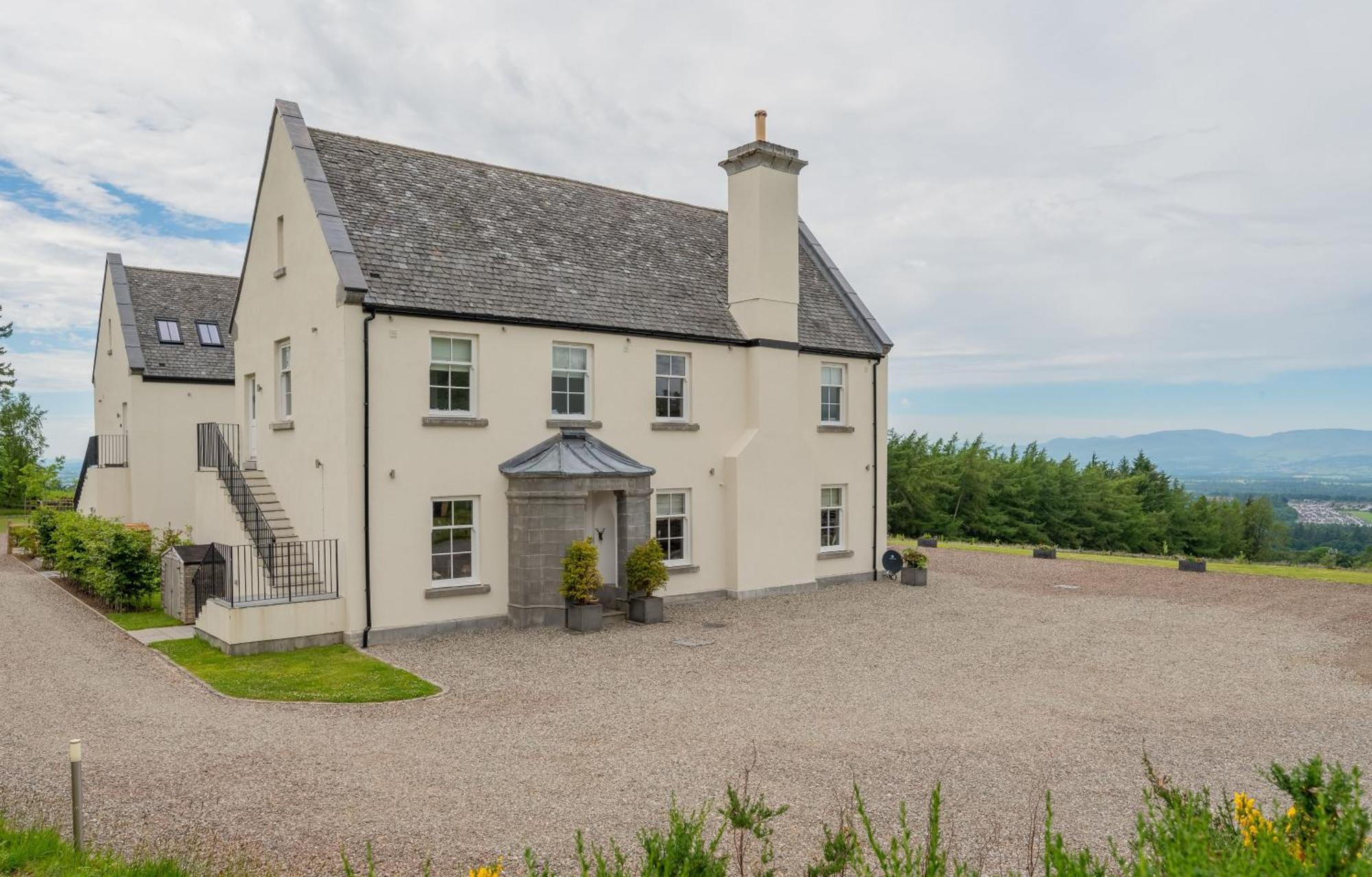 Alexander House 18 - East Wing - Self Catering Villa Auchterarder Exterior photo
